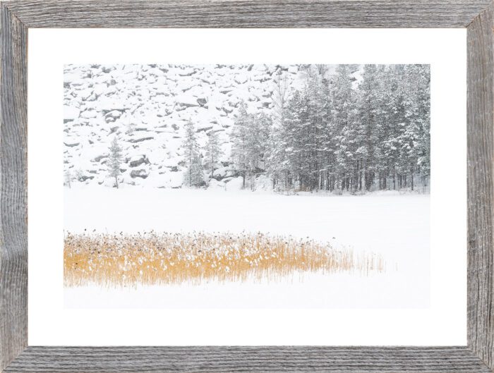 "Winter Selsvatnet" (Orsolya Haarberg) | håndlaget treramme m/ArtGlass