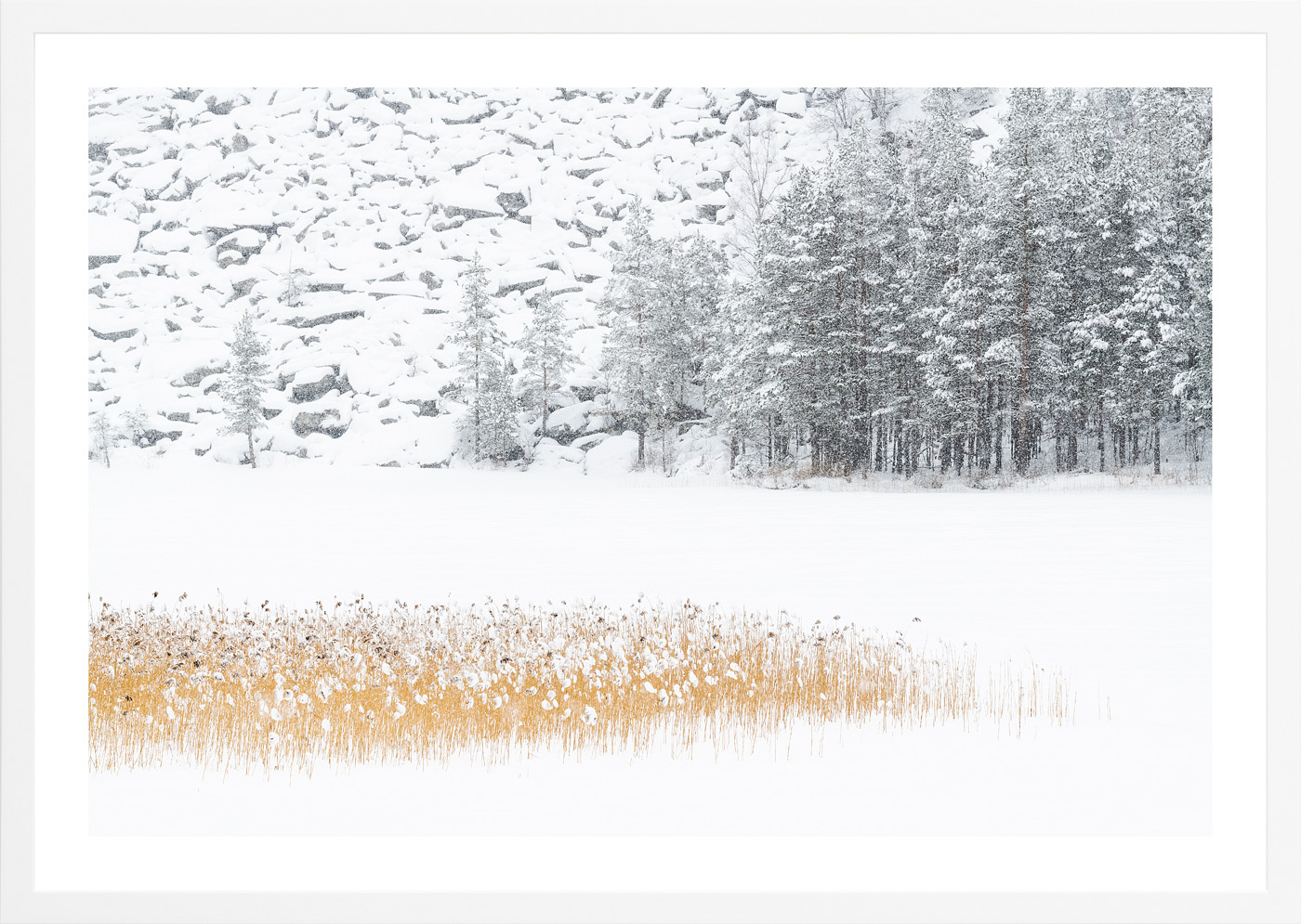 "Winter Selsvatnet" (Orsolya Haarberg) | hvit treramme m/ArtGlass